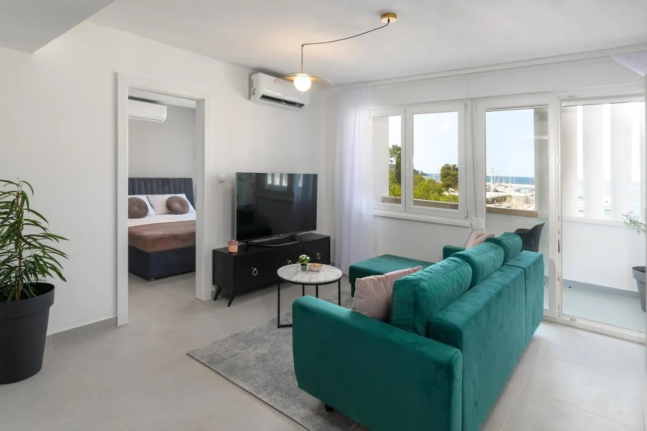 Ampelea Apartment 罗维尼